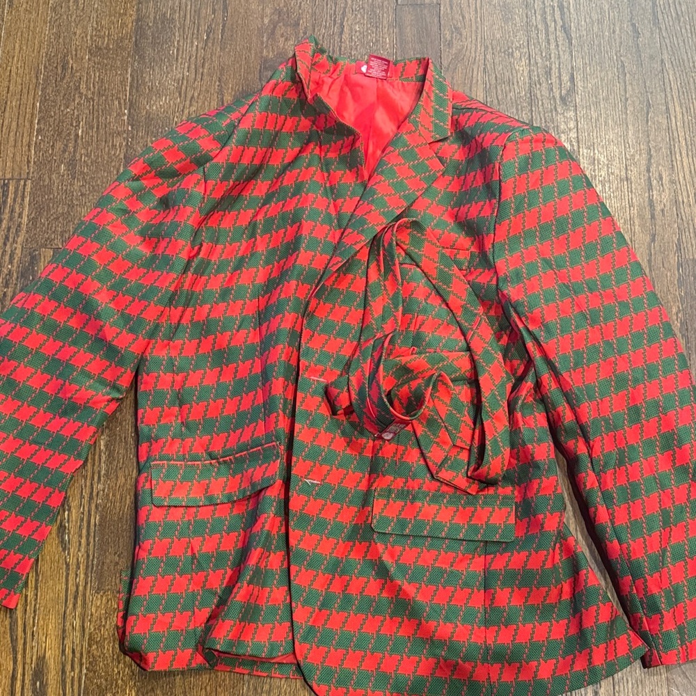 Stylish Red and Green Blazer & Tie